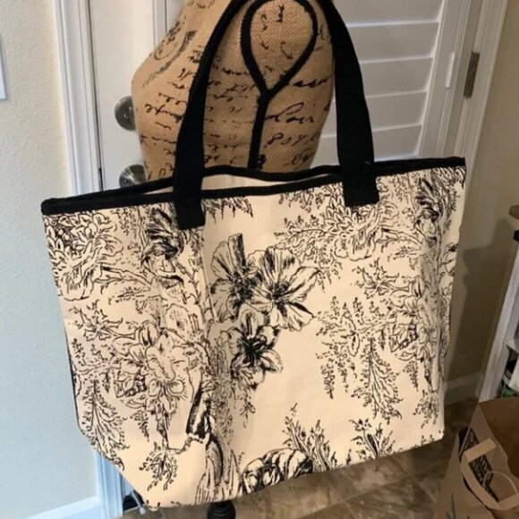 CHICO'S Black & White Floral Canvas Tote Bag NWT - Picture 2 of 6